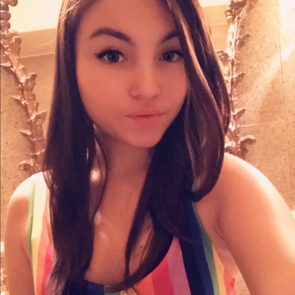 Meet your Posher, Melina